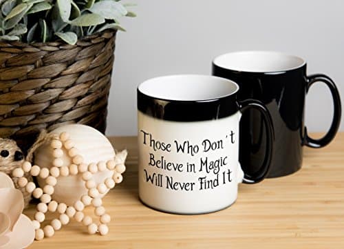 Those who don´t believe in magic will never find it- Alice in Wonderland Magical Colour Changing Mug! Ideal as tea mug, coffee mug, tea cup, coffee cup, hot chocolate cup, hot chocolate mug. Great gift for birthdays, Christmas, Anniversary etc.