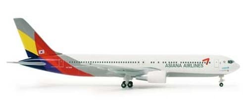Asiana 767-300 (1:500)