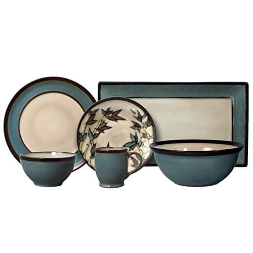 Gourmet Basics Belmont Round Blue Stalks Service for 8 With Serveware