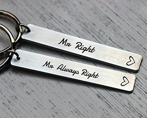Mr right Mrs Always Right Keychains Set His and Hers Matching Set Gift for Vanlentines Day Wedding Anniversary (2pcs)