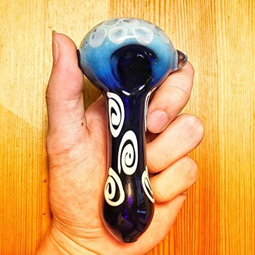 A beautifully made hot dog.Give you a different experience.