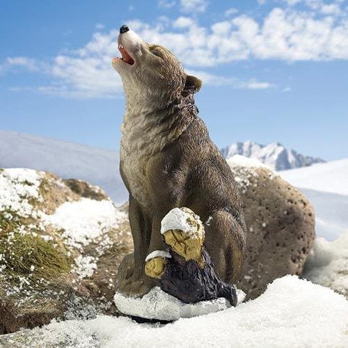 PPR Direct Marketing 10369 Solar Powered Wolf Statue