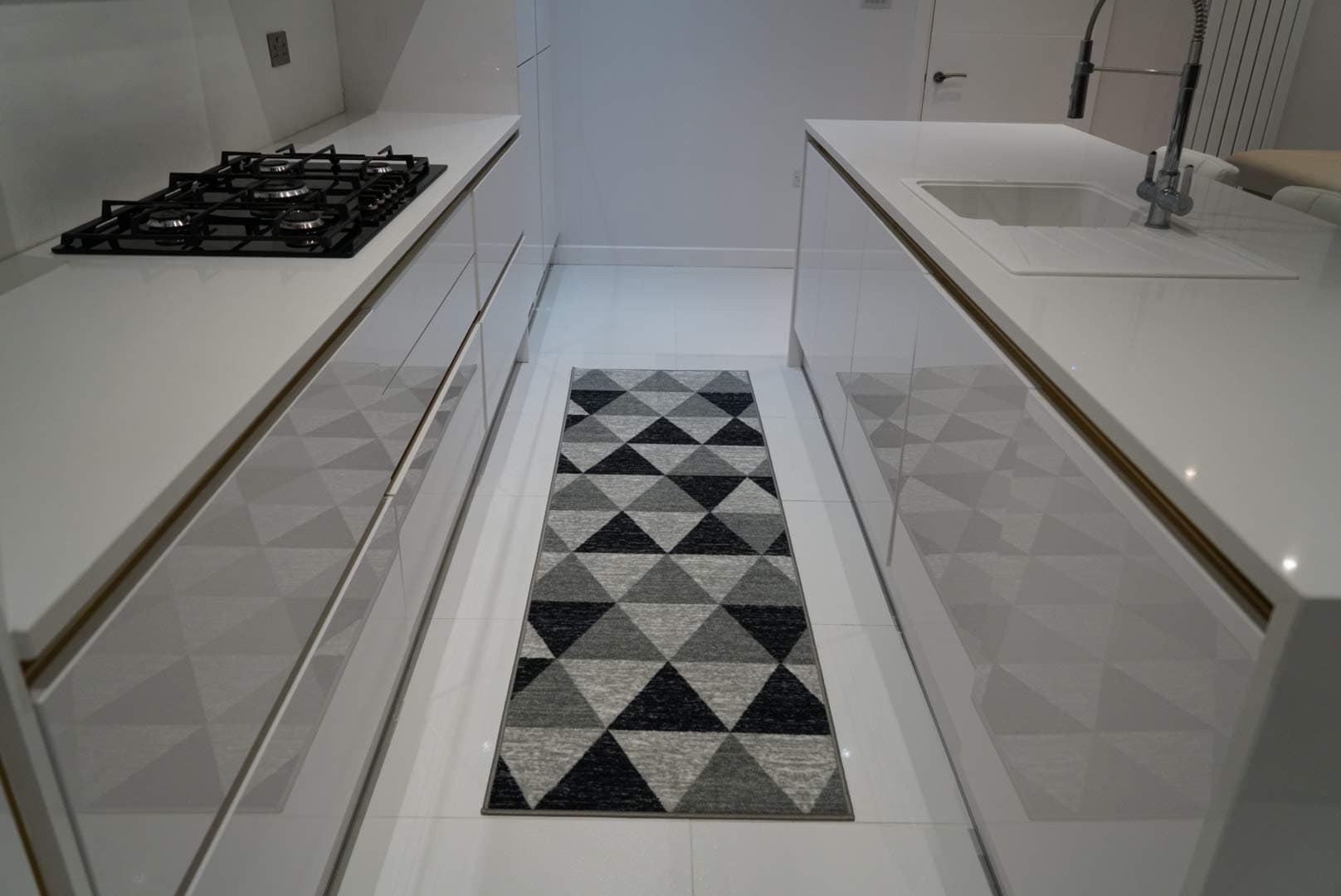 Machine Washable Greek Key, Triangular, Diamond Designs Hall Runner- Stair Runner - Hallway-Passage Corridor Kitchen Anti Slip Rugs Mats (Triangle, 80x150cm (2'6" x5'0))