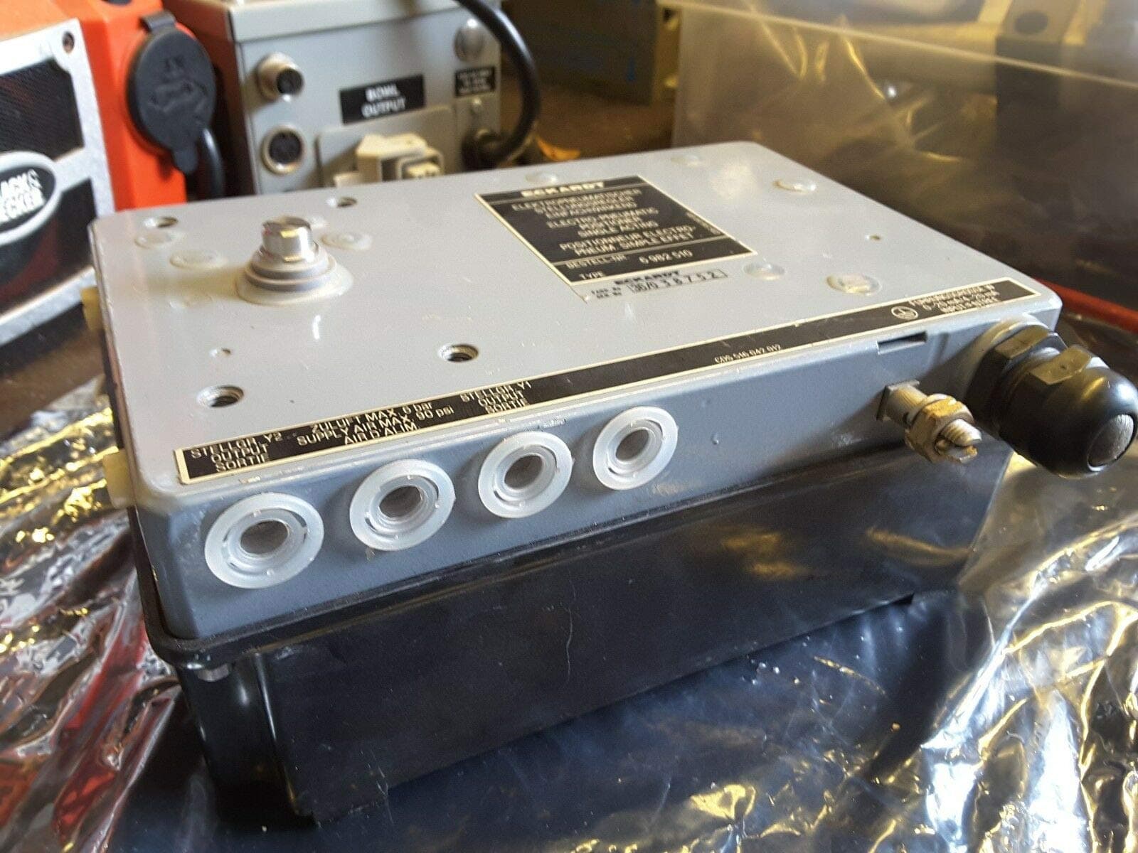 ECKARDT FOXBORO POSITIONER ELECTRO PNEUMATIC SINGLE ACTING 6982510 NEW $499