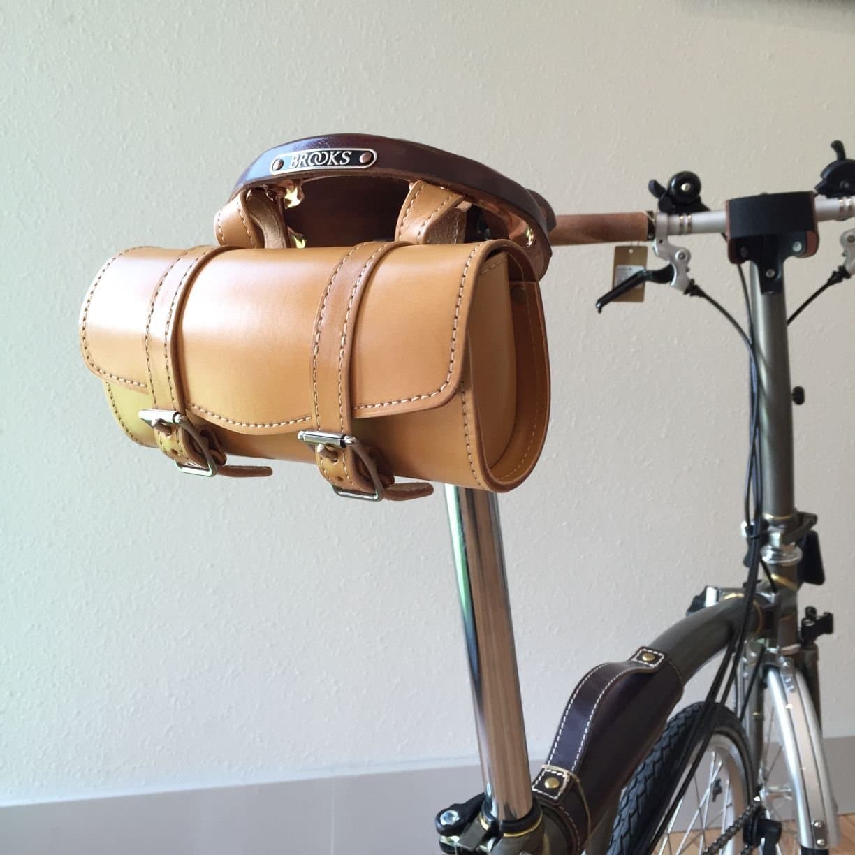 MOBIC Genuine Cowhide Retro Bicycle Handle Bar or Saddle Bag