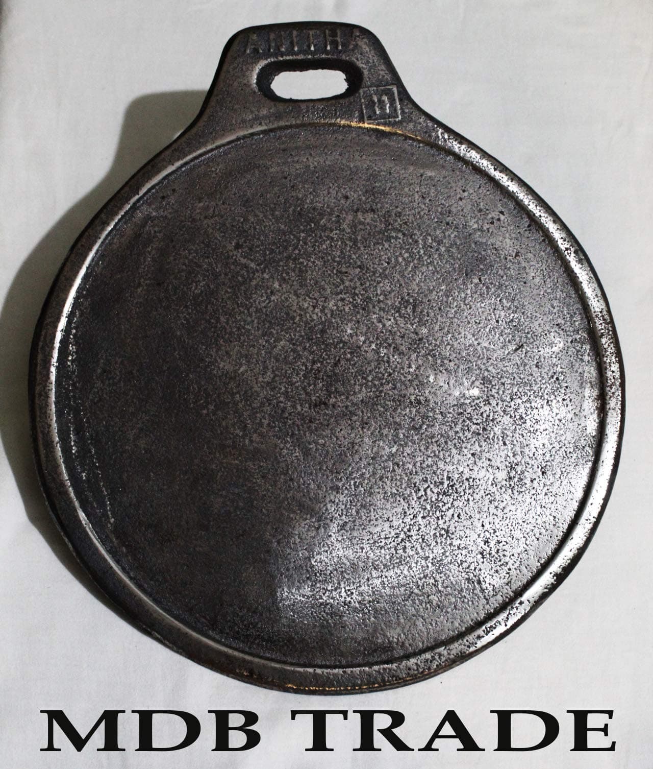 MDB TRADE Cast Iron Tawa, 11 Inches, Black