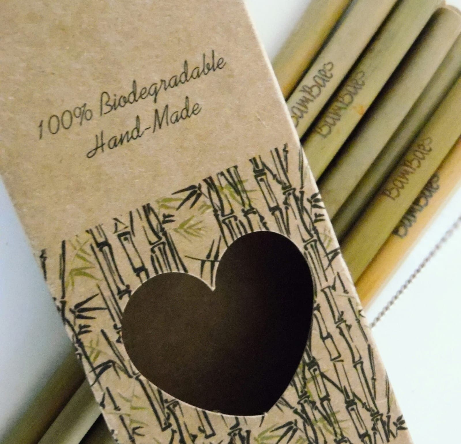 Help The Earth! BamBae - 12 Premium 20cm Bamboo Straws with Free Cleaning Brush. 100% Organic, Biodegradable & Natural. Ecologically Sustainable Alternative to Plastic Straws.