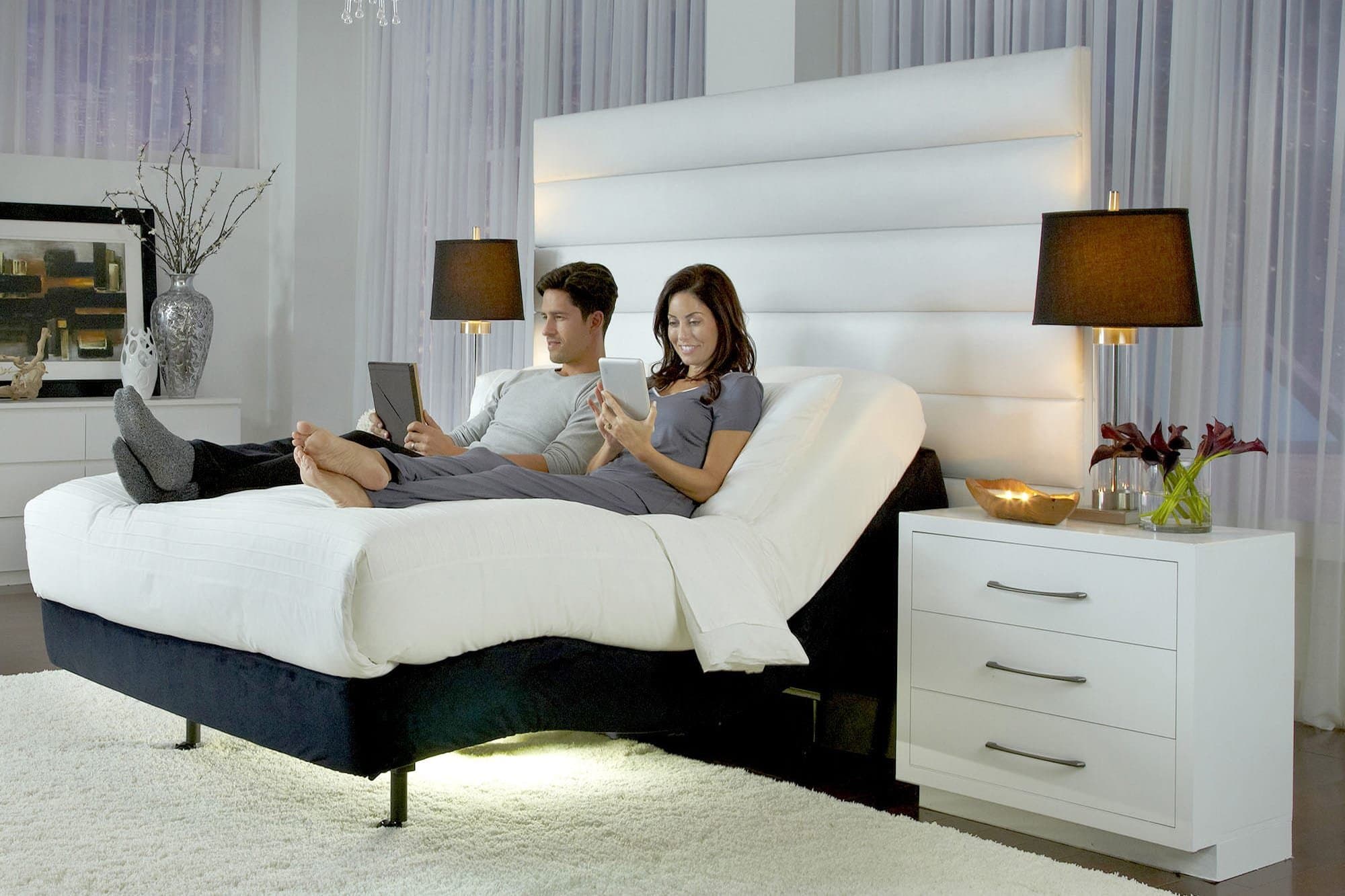 2019 Prodigy 2.0 + Split King (Lumbar) & 14" Luxury Cool Gel Memory Foam Mattress by Sven & Son Leggett & Platt Adjustable Bed Base (King Split + 14")