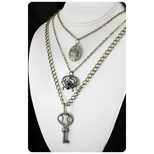 Twilight Breaking Dawn "Alice" Prop Replica Necklace