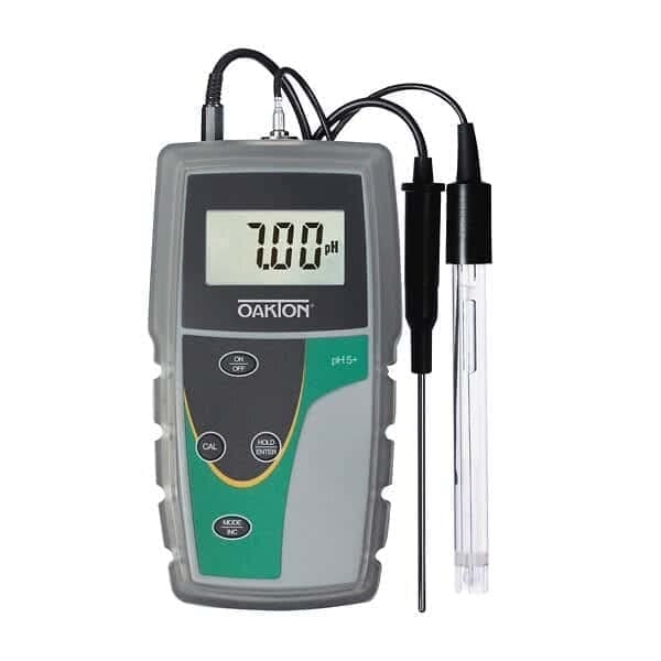 - Oakton AO-35613-22 pH 6+ Handheld Meter with pH Probe