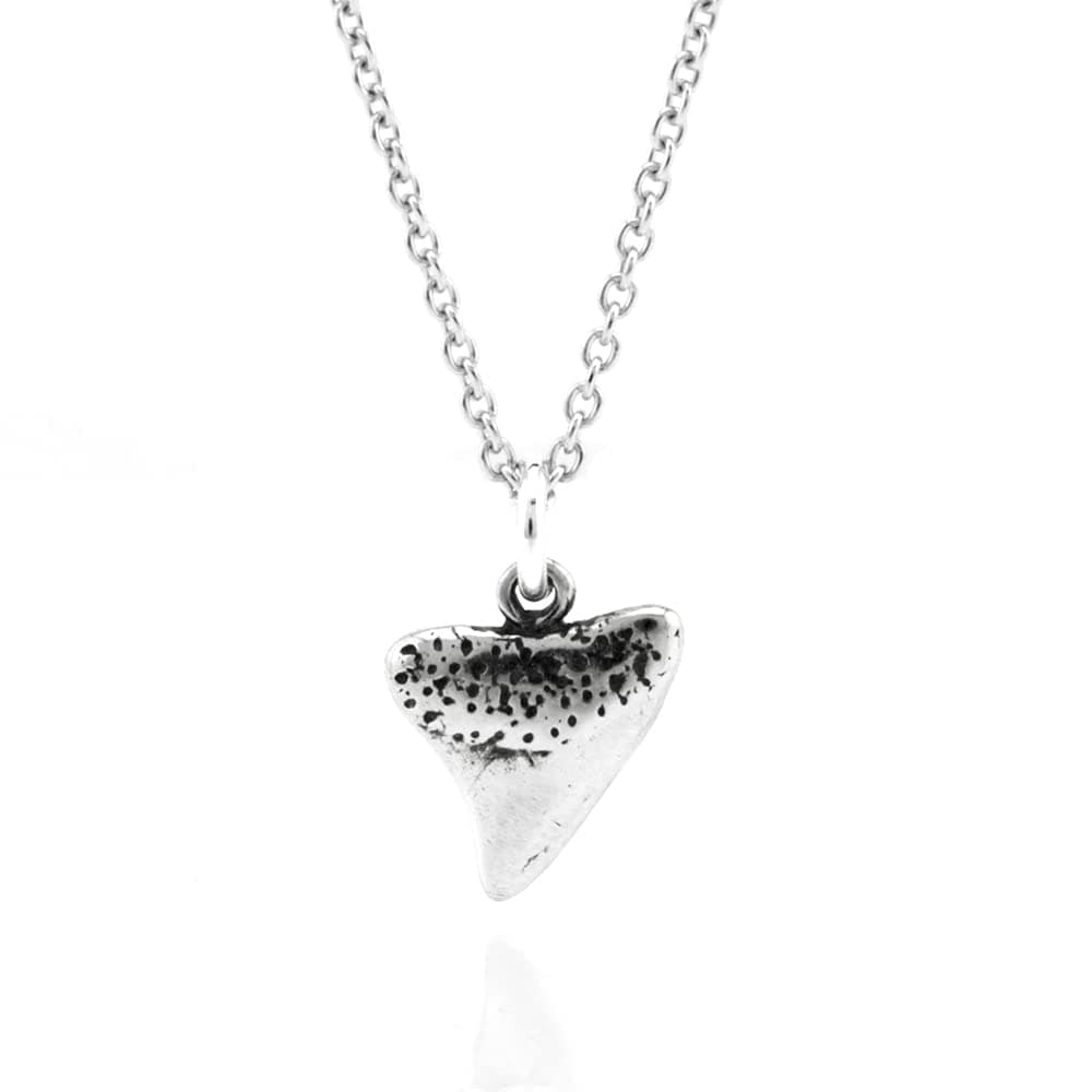 FLYINGTUTUSharks Tooth Sterling Silver Necklace 18"