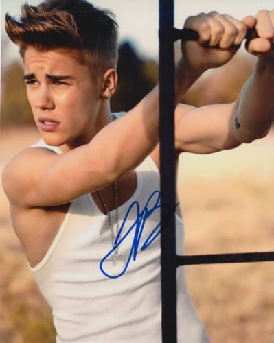 JUSTIN BIEBER signed 8X10 photo