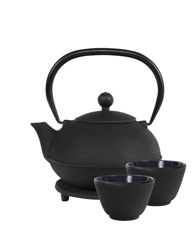 Teaclassix Ganzou Cast Iron Tea Set Black. 1 Teapot 0.9 L with Stainless Steel Infuser, 2 Teacups 120 ml, 1 Trivet. Traditional Japanese Style. In attractve Giftbox. The Perfect Gift for a Tealover.