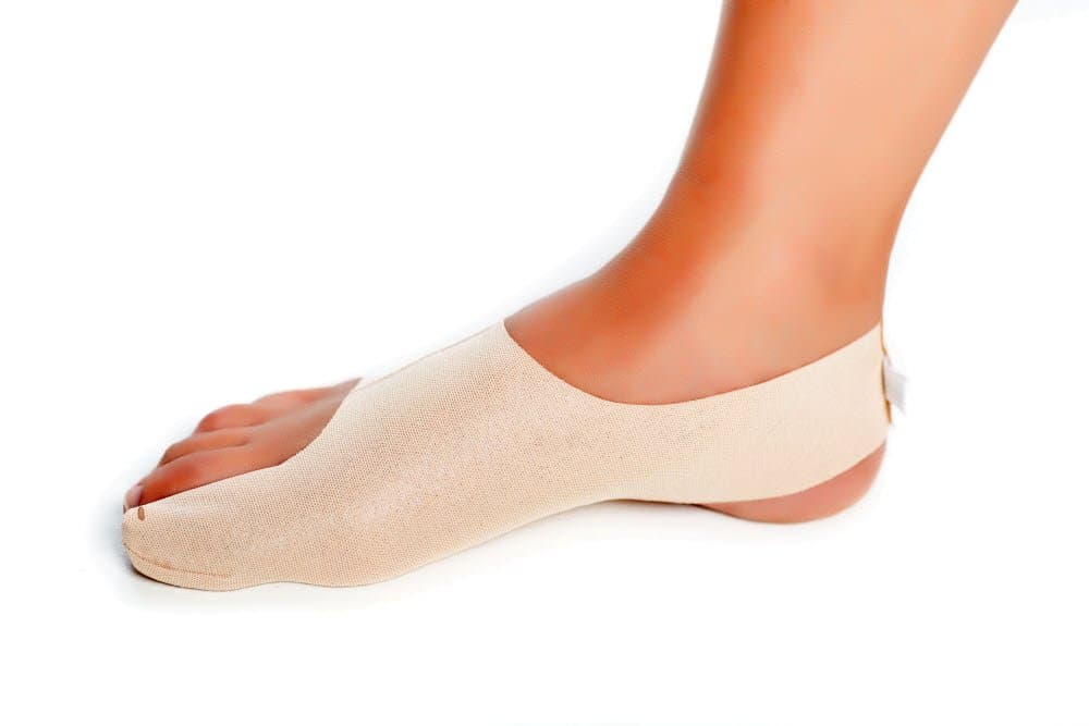Bunion Bootie (Original Splint for Bunions Relief, Ultra-Thin Bunion Corrector for Hallux Valgus- Right Foot, Medium