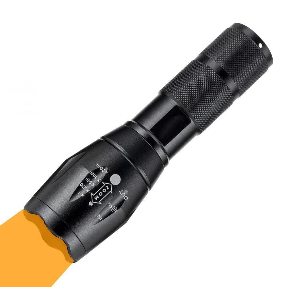 Torch Yellow Light, 2 in 1 Torch LED with White and Yellow Light, 2 Modes 550nm-590nm Amber Light Torch Zoomable for Night Vision Photography Camping Hunting