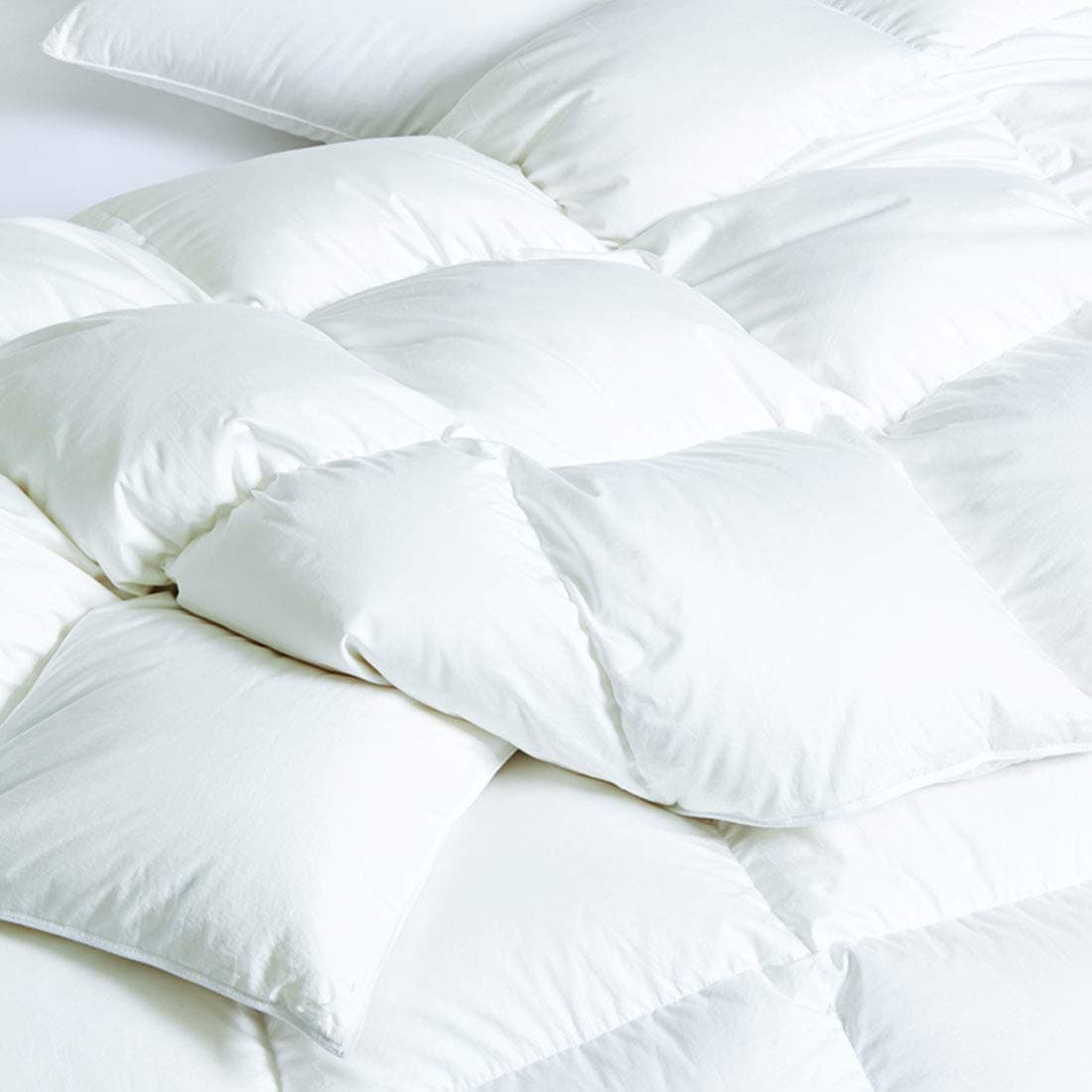 CuddledownDreamstead Sateen Down Alternative Comforter | All Season | King Size 107" x 92" | Hypoallergenic & Oeko-TEX Standard 100 Certified | Soft, Lofty, Cloudlike | Handcrafted Duvet InsertOEKO-TEX STANDARD 100