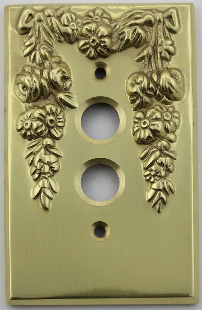 Classic AccentsDecorative Polished Brass One Gang Push Button Light Switch Wall Plate