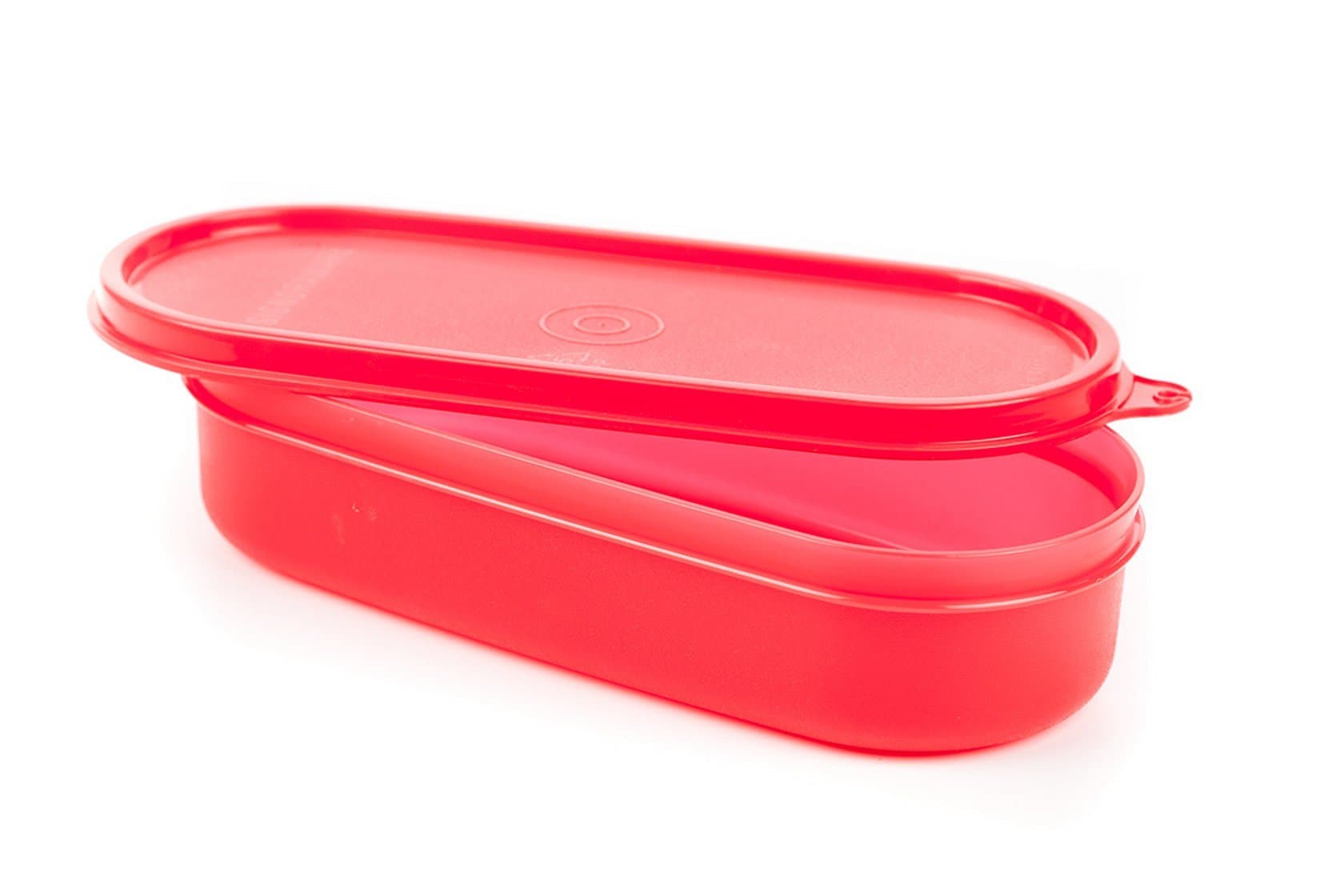 SignoraWare 500ml Flat Oval Plastic Container with Lid, Bpa Free Bowl, Food Grade Box, Spill Leak Proof Case, Microwave Safe, Freezer Compatible, Semi Transparent, Store and Stack (0.5Litres Red)