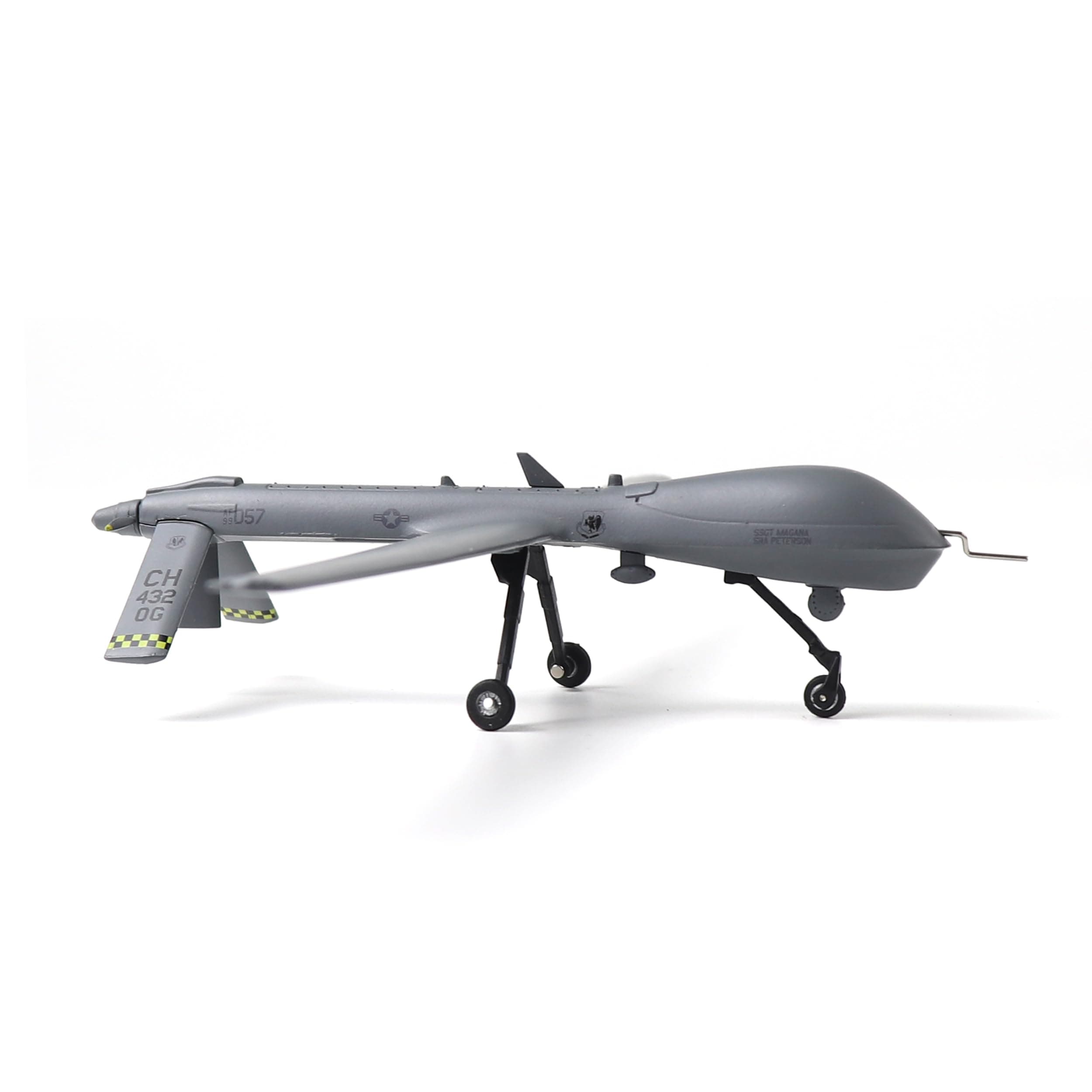 MQ-1B Predator Drone 1/72 Metal Airplane Model Kits with Stand CAFB 432nd Wing DieCast Alloy Fighter Model Pre-Build Military Aircraft Collection for Display or Gift