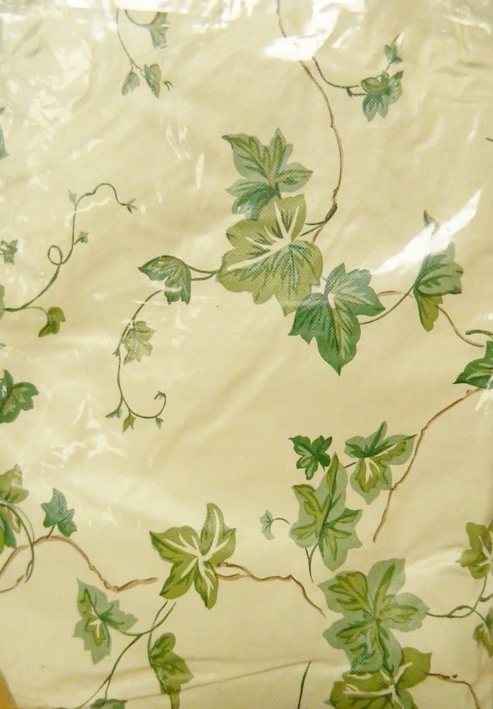 Fitted Elastic Edge Round Vinyl Tablecloth Table Cover fits 36" to 48" English Ivy