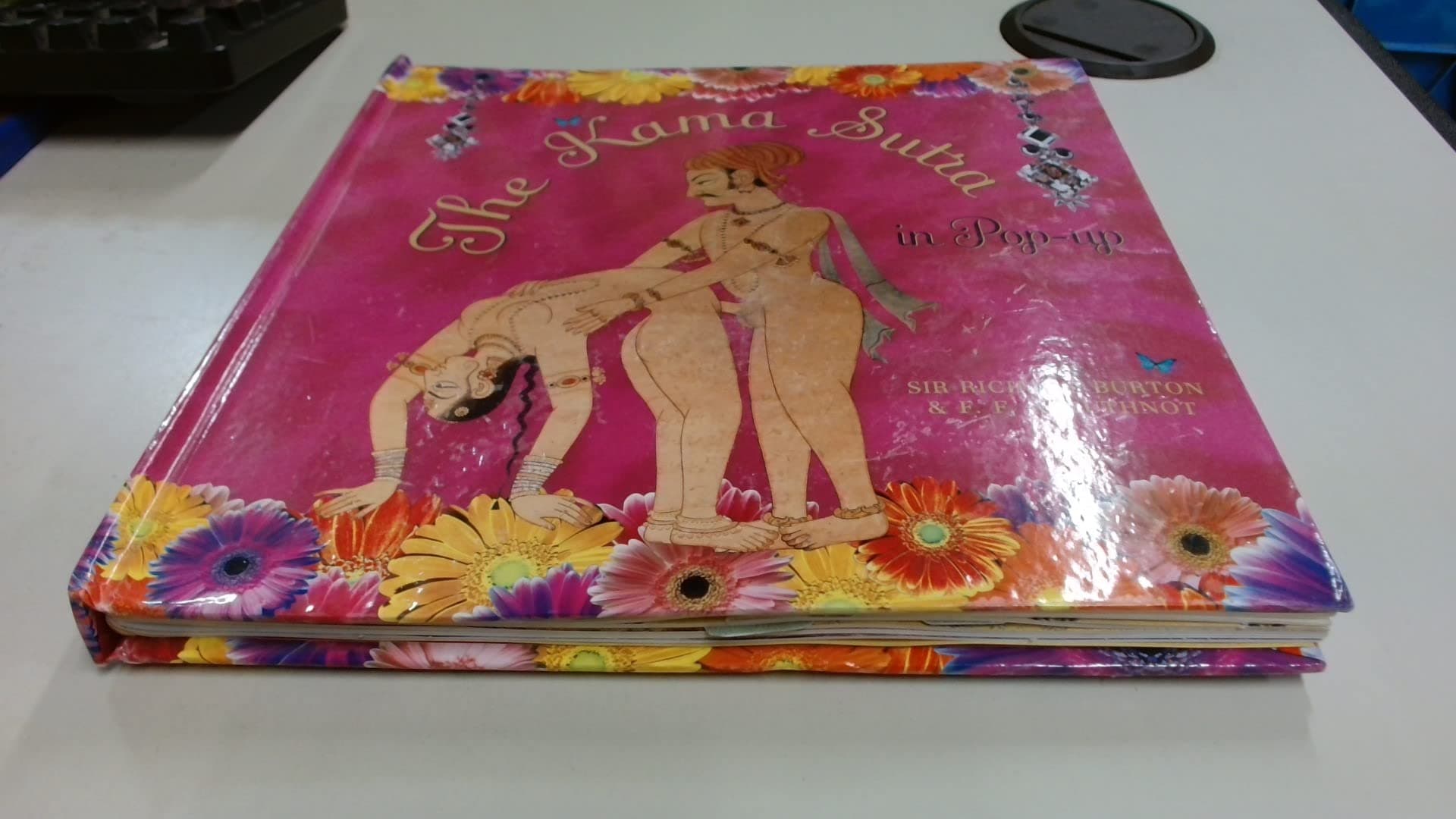 The Pop-up Kama Sutra: 6 Paper-engineered Variations Hardcover – Pop up, January 1, 2003