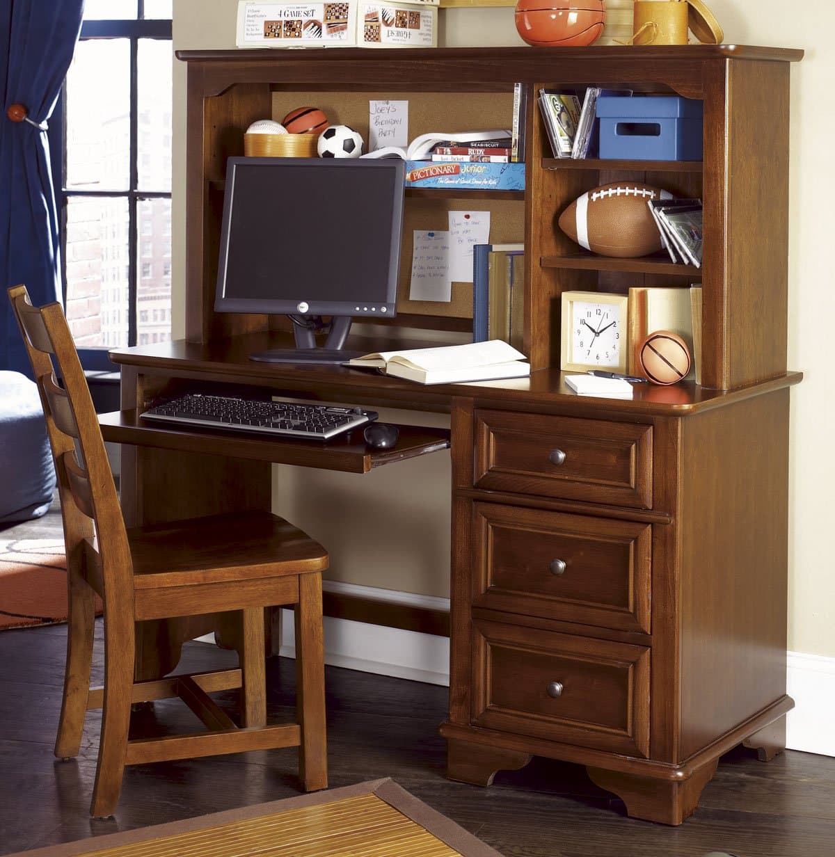Deer Run Computer Desk with Hutch - Lea 625-345