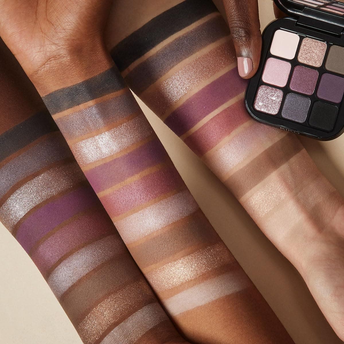 KIKO MILANO Glamour Multi Finish Eyeshadow Palette 04