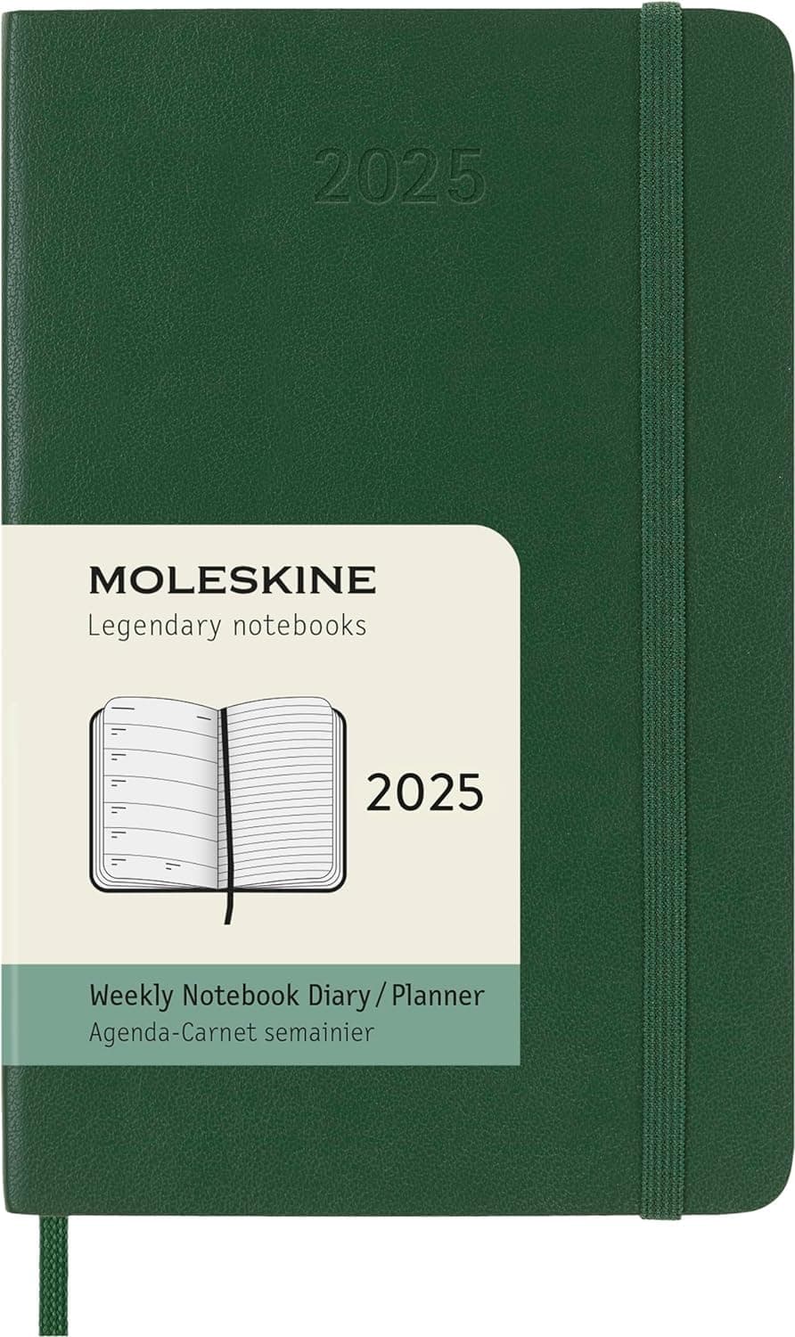 Moleskine Weekly Planner, Weekly Agenda with Space for Notes 12 Months 2025, Soft Cover and Elastic Closure, Myrtle Green Color, Pocket Format 9x14 cm