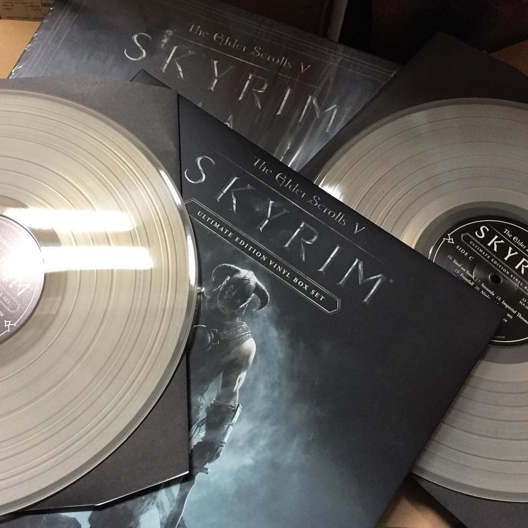 NOVIIML rolls V: Skyrim Ultimate Edition Clear Variant Vinyl Box Set