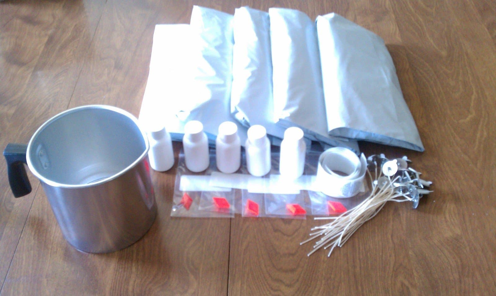 5 Lb Soy Candle Making Kit, Scents, Wax, Wicks, Dyes with Melting Pot (Multi)