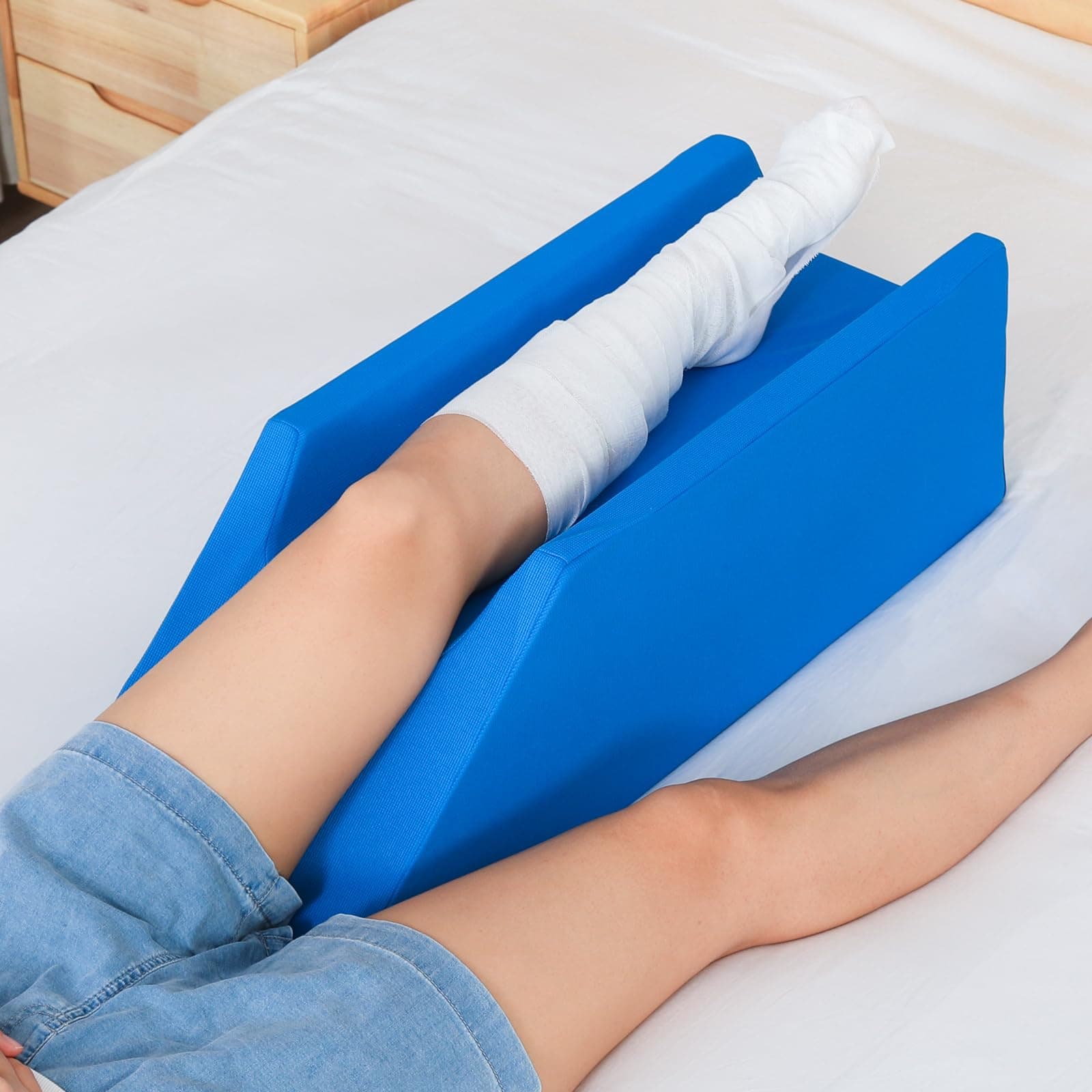 Fanwer Leg Elevation Pillows for After Surgery, Injuries, or Rest, Single Leg Wedge Pillow After Knee Replacement, Leg Support Pillows with 2 Handles, Washable Cover, Blue