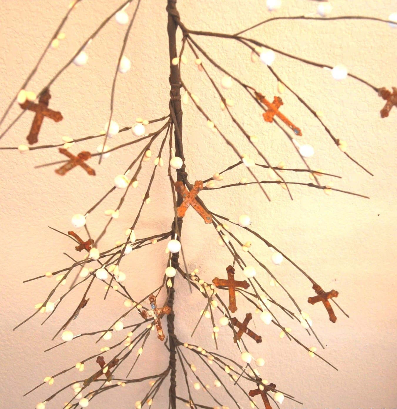 4.5 FT Berry Garland-(White) with Rusty Crosses