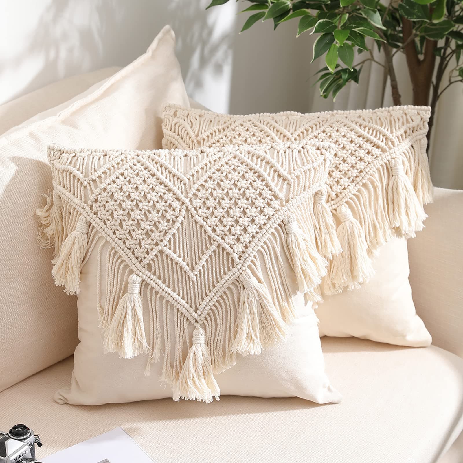 Throw Pillow Covers, Macrame Cushion Case, Woven Boho Cushion Cover for Bed Sofa Couch Bench Car Home Decor, Comfy Square Pillow Cases with Tassels, Set of 2 Decorative Pillowcase (17X17 inch, Cream)