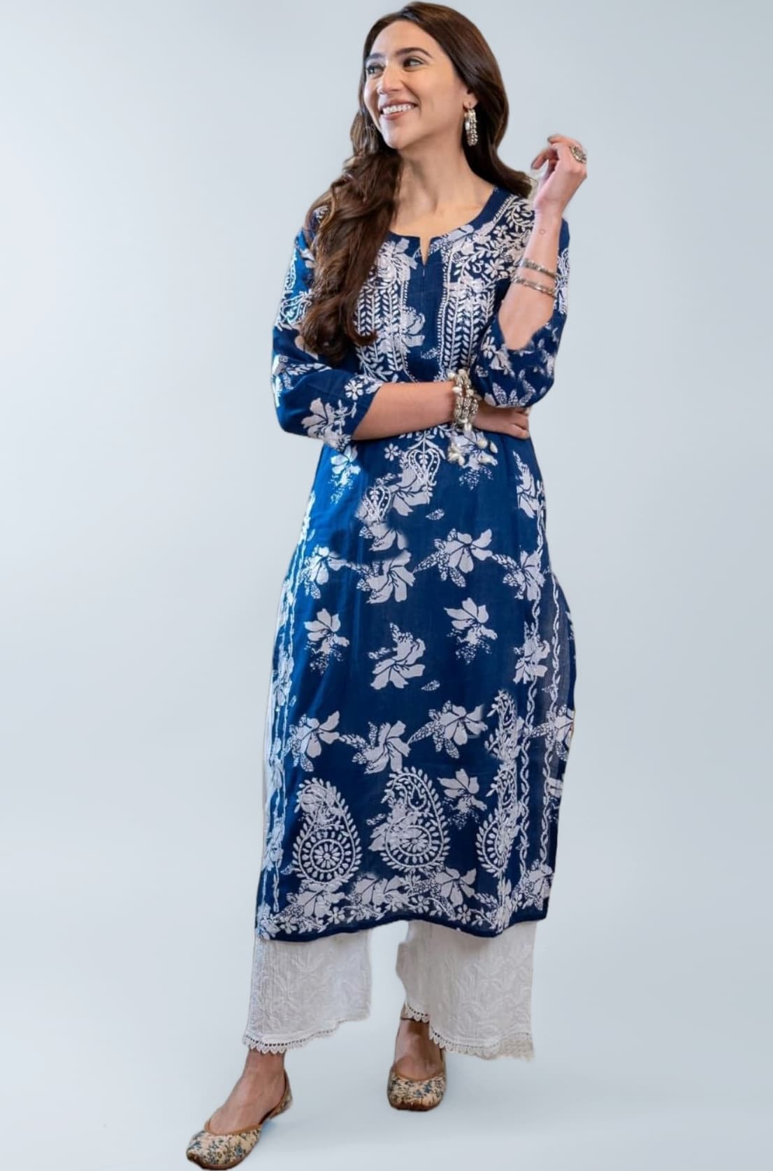 Women's Rayon Blend Chikankari Embroidered Straight Kurta