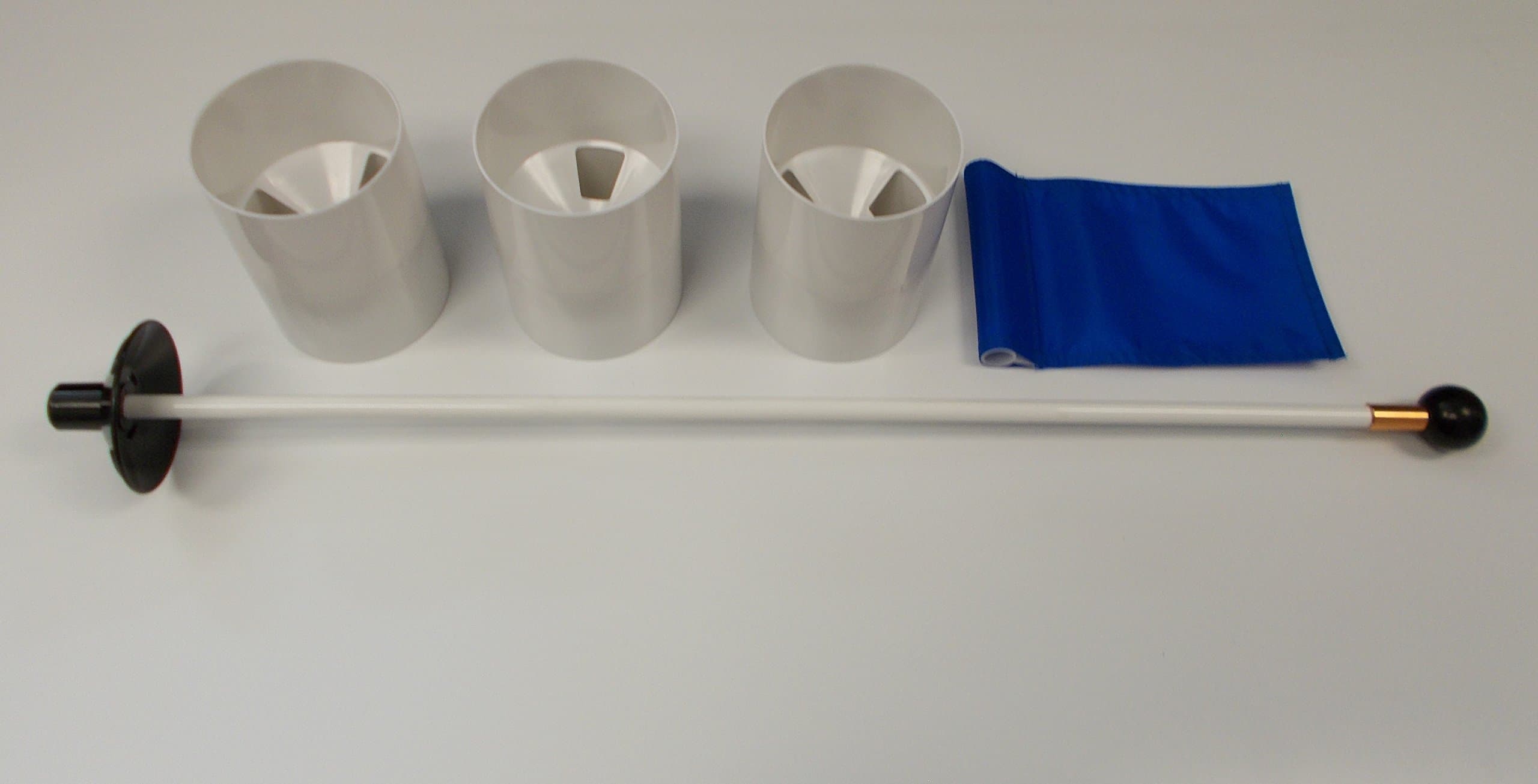 ShopTJB Golf Practice Putting Green - Natural or Synthetic - Accessory Kit - (3) Aluminum 6" Deep Regulation Cups + (1) Blue Jr Flag + (1) 30" Fiberglass Pin Marker with Ball Lifter Disk