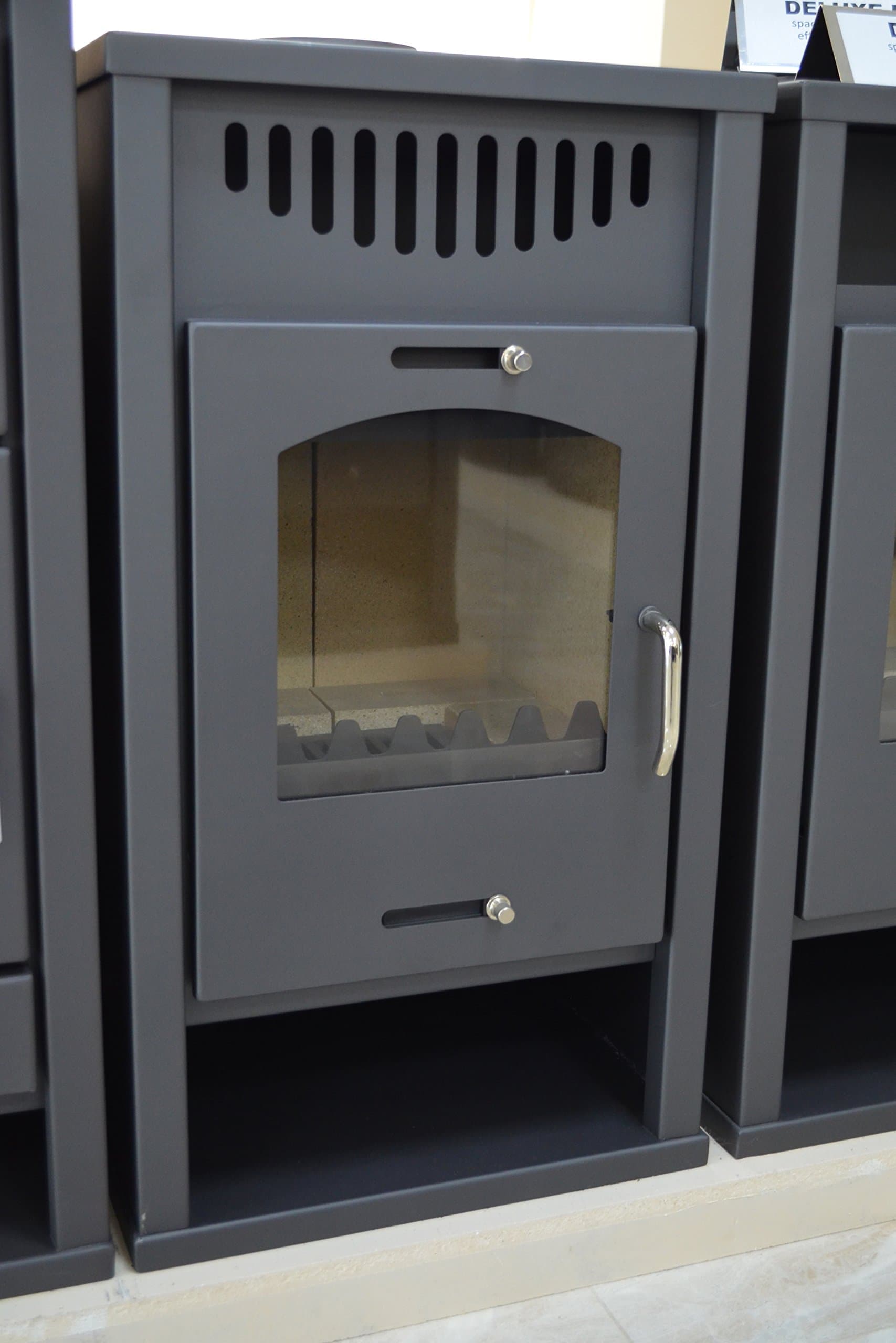 Wood Burning Stove with Integral Boiler Solid Fuel Fireplace for Central Heationg Wood/Coals 12/17 kw Heating Power