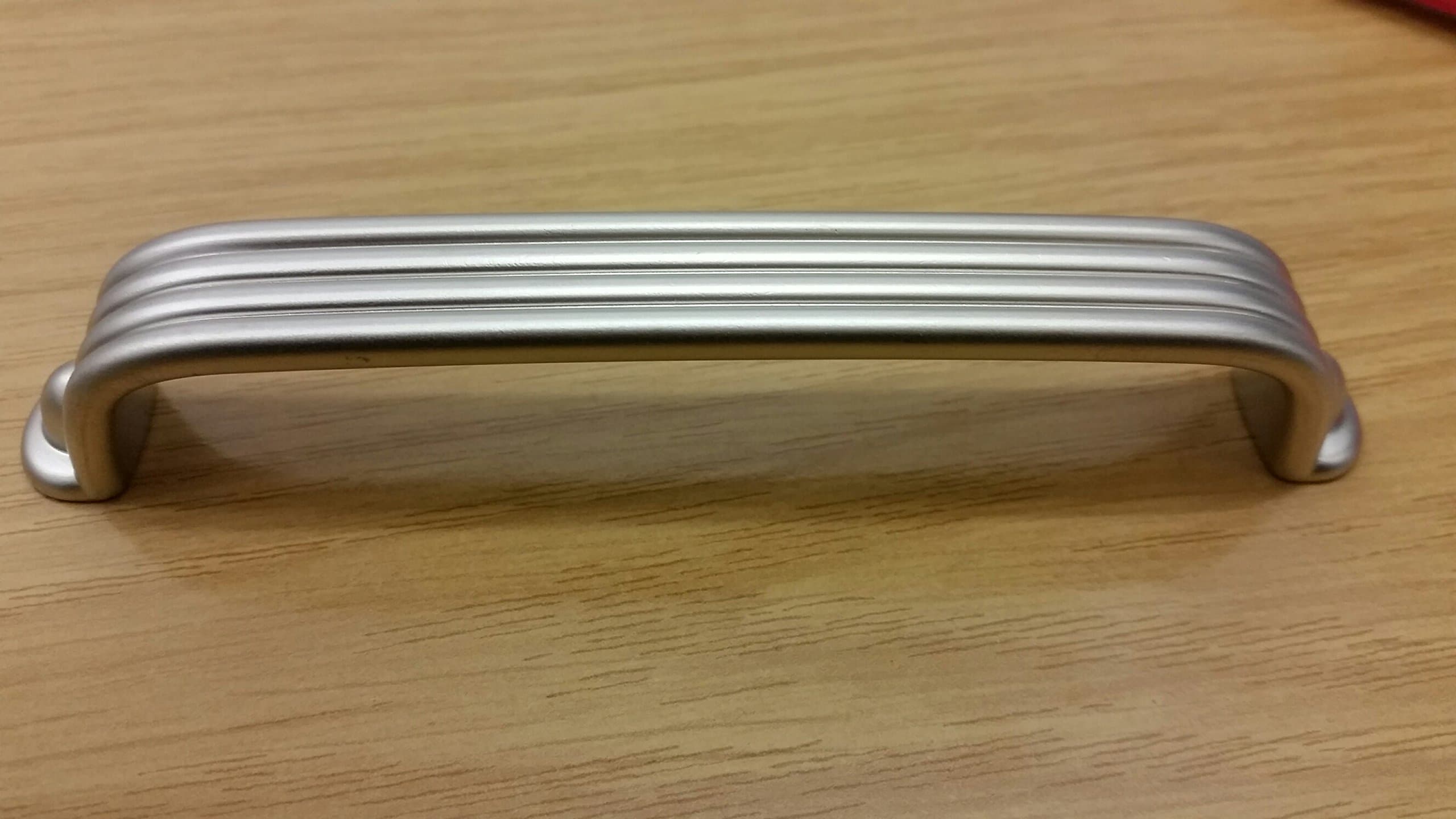 Hardware for You LTD Satin Bow Ribbed Handle 128MM Hole Centre Pack of 16 Screws Included