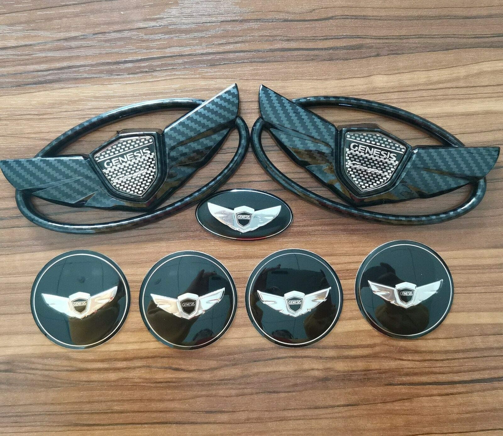 7個 3Dブラックカーボンファイバーウイングカーバッジエンブレム ジェネシスクーペ