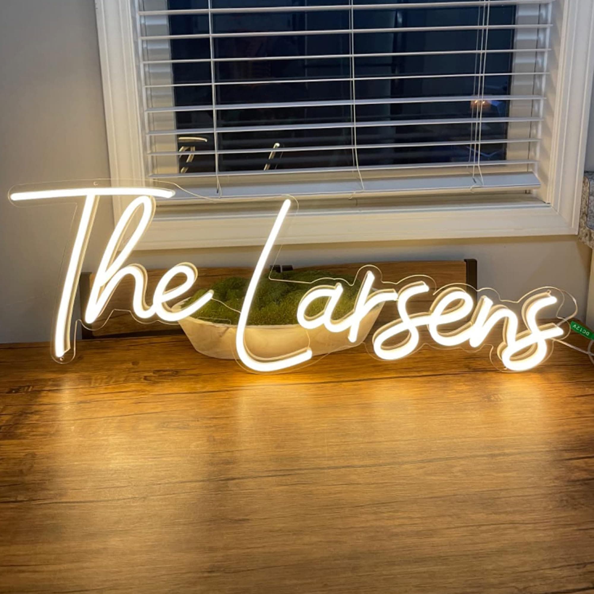 Custom Neon Sign, Plug/Battery Operated Personalised Name Logo Light Sign Wedding Business Bedroom Decor, Hanging/Wall LED Signs Customisable for Bedroom, Pub Nail Office Room, Birthday Party, Gifts