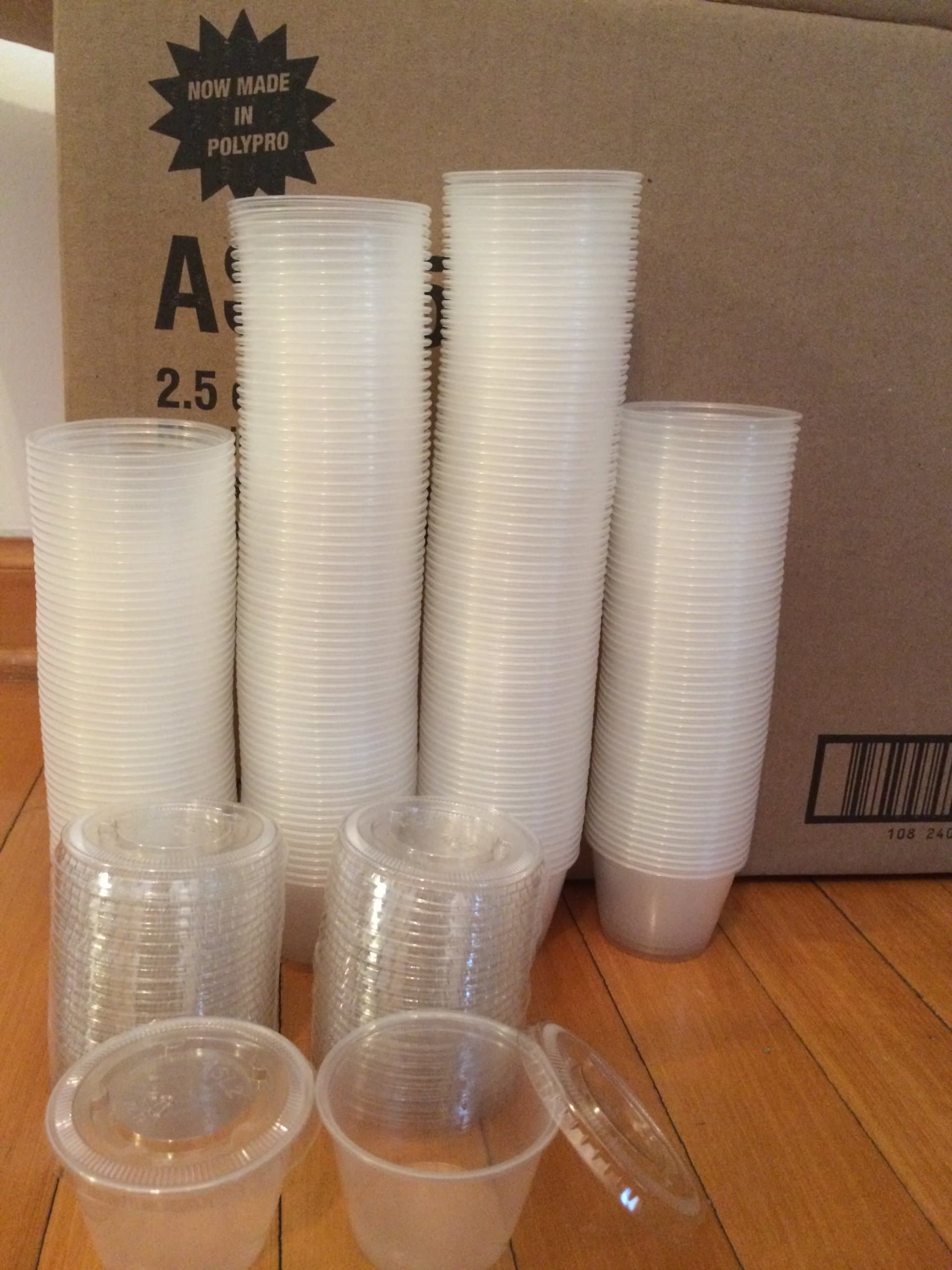 2.5 Oz Plastic Jello Shot Cups with Lids 100 Ct