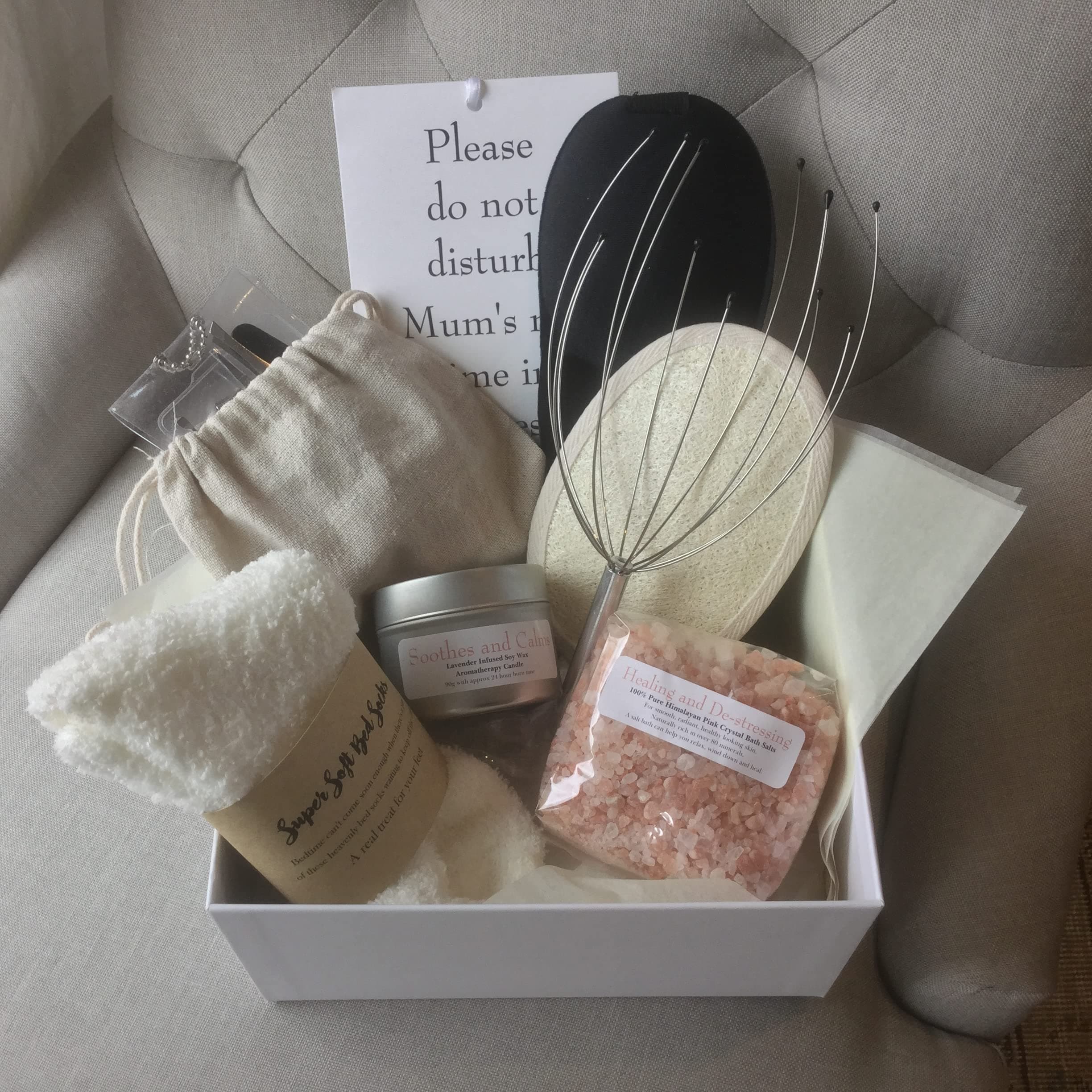 Mum's 'Me Time' Pamper Box - A Beautiful Silver Embossed Box Containing a 9 Piece Self Care Pampering Set - A Wonderfully Thoughtful Present for Mum or Mum-to-be