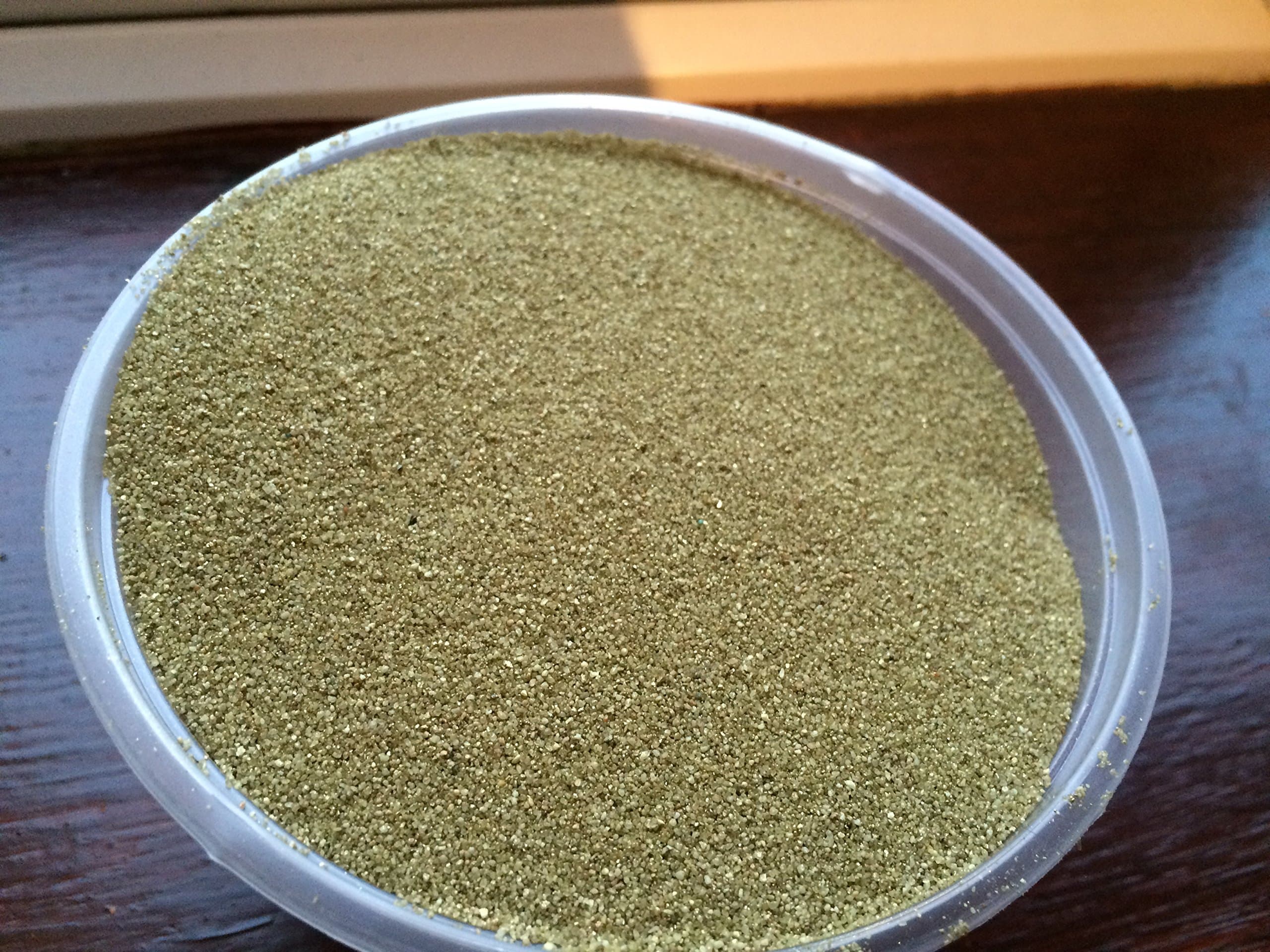 Fabfuncrafts COLOURED SAND 500g BAG FINE - GOLD